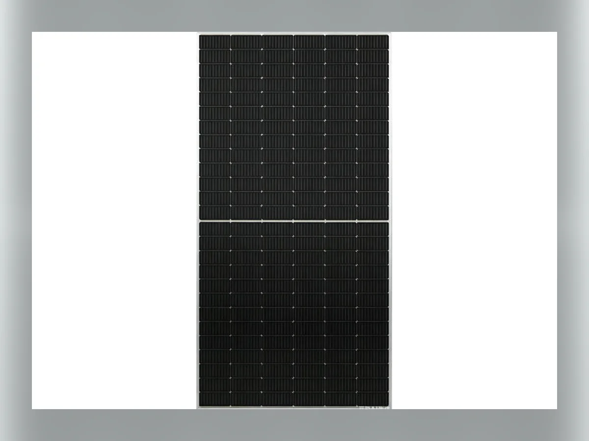 REDSOLAR 555 Wp napelem